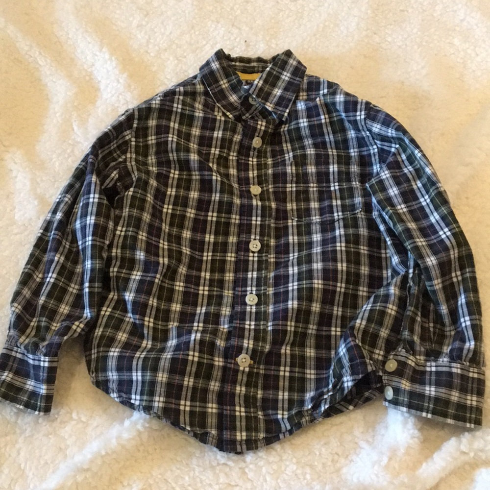 Arizona boys’ medium shirt